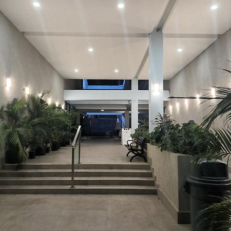 Oceanfront Condo W/ Free Parking + High Speed Wifi 内格里尔 外观 照片