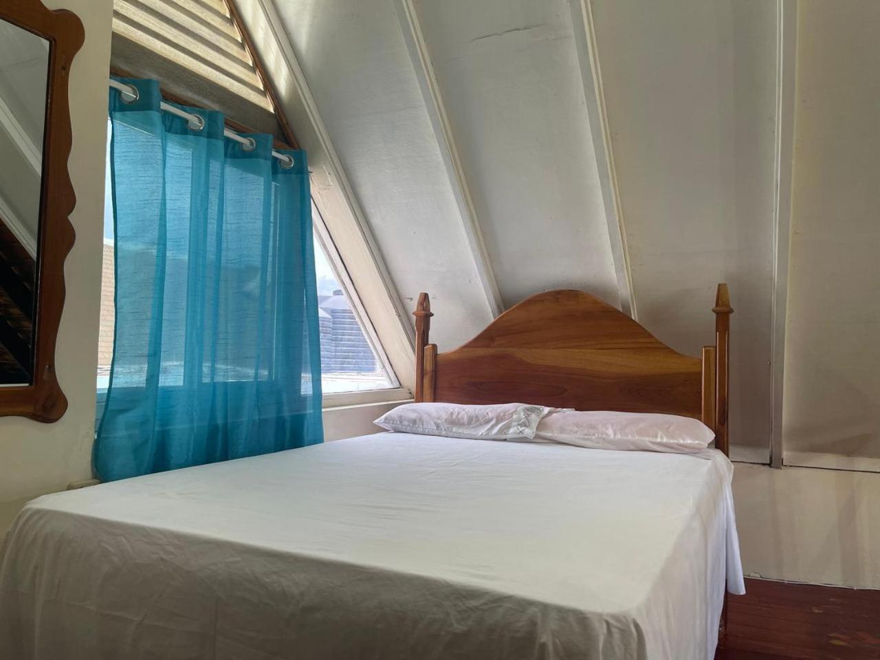Oceanfront Condo W/ Free Parking + High Speed Wifi 内格里尔 外观 照片