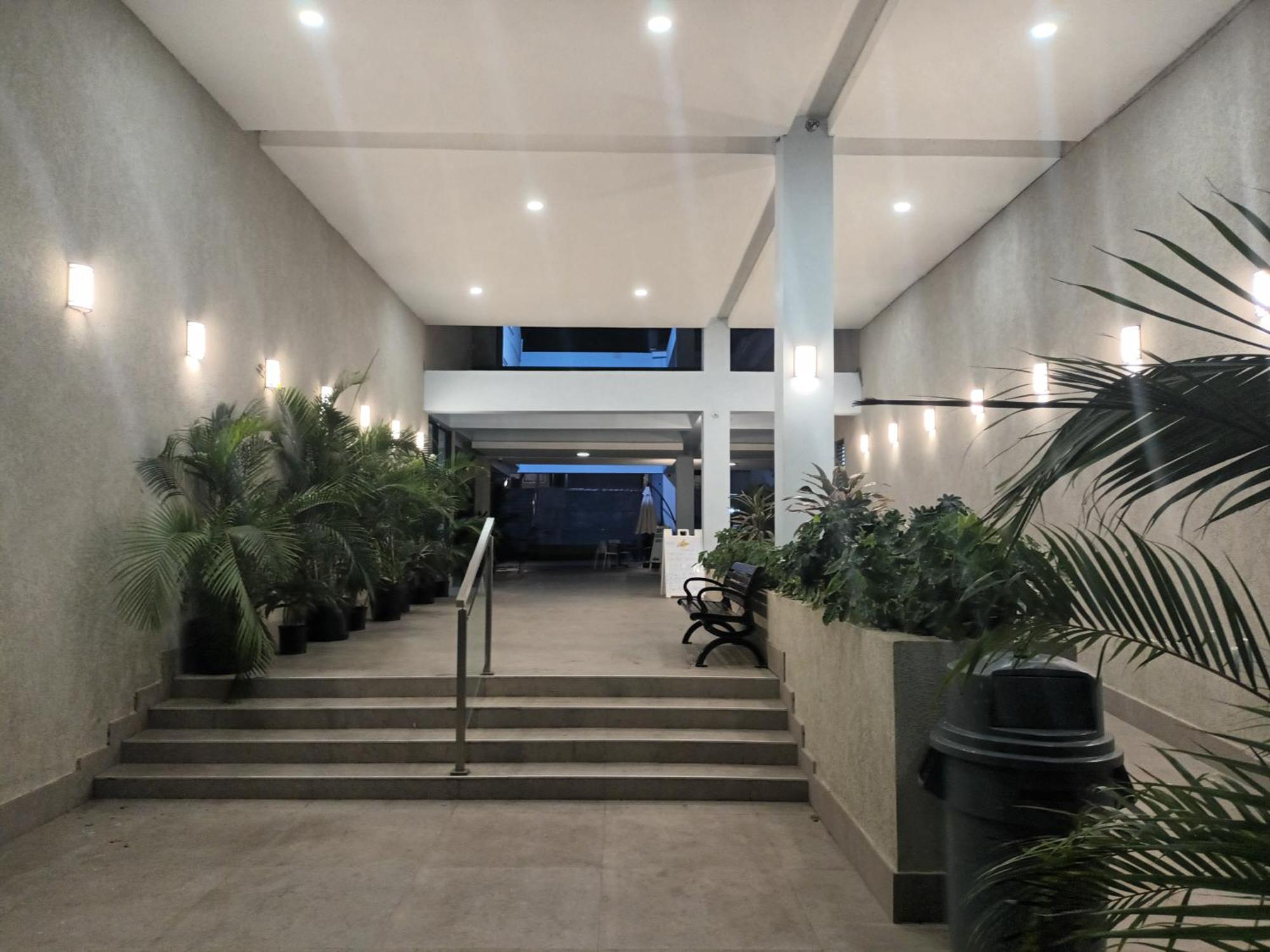 Oceanfront Condo W/ Free Parking + High Speed Wifi 内格里尔 外观 照片