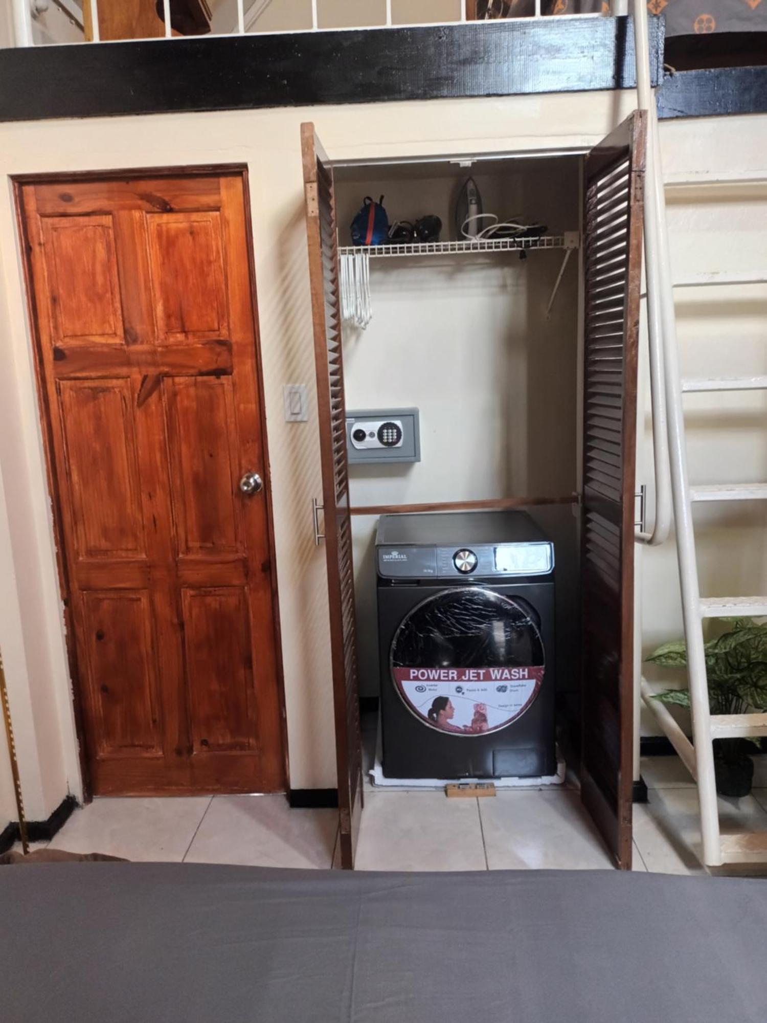 Oceanfront Condo W/ Free Parking + High Speed Wifi 内格里尔 外观 照片
